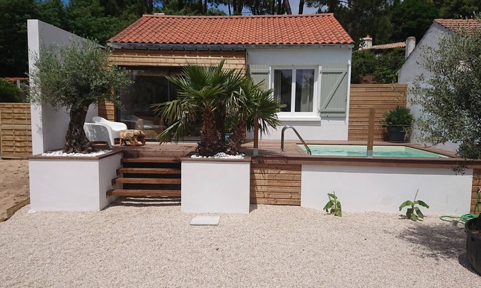 Saint-Jean-de-Monts House | Beautiful Maison Avec Piscine: Guest Rated 9.8 / Oceanfront