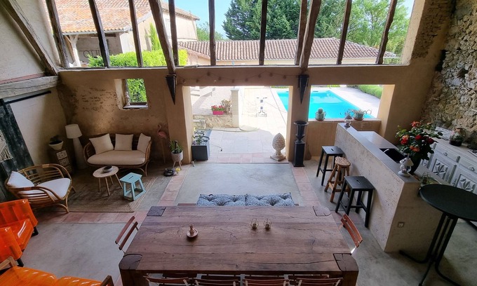 Puymaurin House | Scenic Maison Avec Grange & Piscine with Mountain Views
