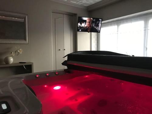Saint-Aubert House | Relax at MAISON AVEC JACUZZI PRIVATIF - Rated 9.2/10