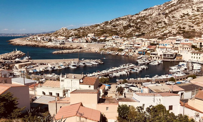 8th Arrondissement House | Oceanfront Retreat with Breathtaking Views in Marseille