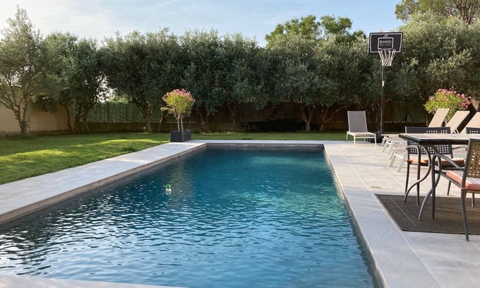 Cavaillon House | Tranquil Retreat with Pool for Your Southern Getaway