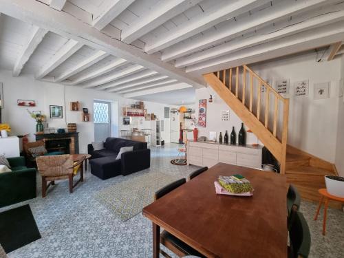 Sancerre House | Comfortable Maison with Terrace in Sancerre’s Heart