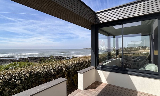 Batz-sur-Mer House | Oceanfront Retreat: Maison Avec Vue Panoramique