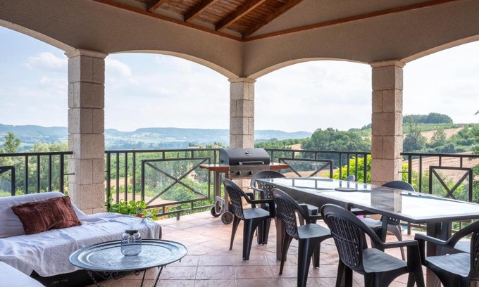 Trentels House | Panoramic View House with Pool, Spa & Oceanfront Access