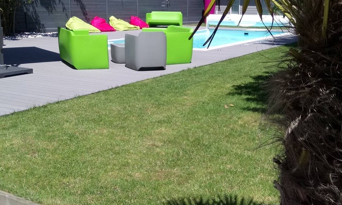 La Baule-Escoublac House | Maison Bauloise: Relax by the Pool, Steps from the Beach