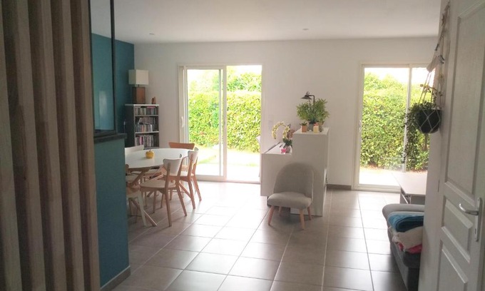 Vernet House | Tranquil Maison BELIZO: Family-Friendly Oceanfront Retreat