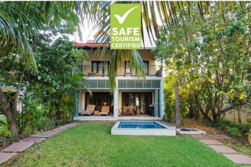 Eden Island Villa | Exceptional Maison Bigorno: Family-Friendly with Pool Access