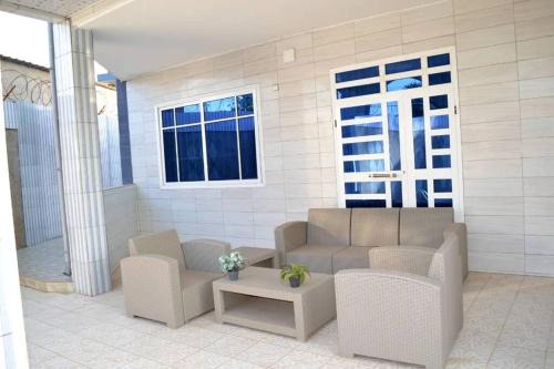 Lome Villa | Inviting Maison Blanche Élie Palace: Pool & Family-Friendly Stay