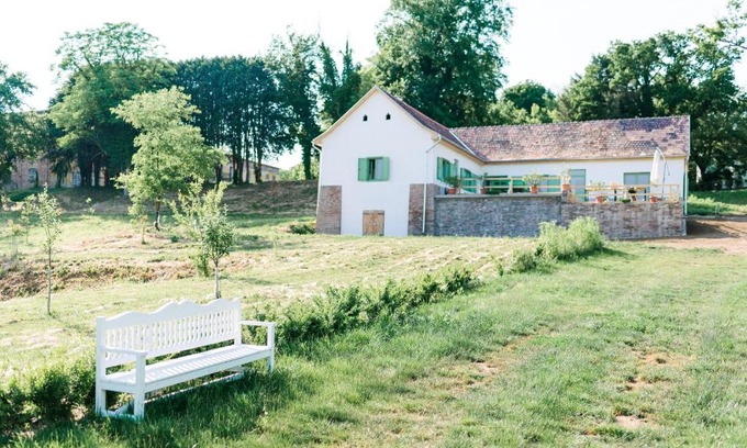Alsobogat House | Experience the Tranquility of Maison BOGArT with Ocean Views