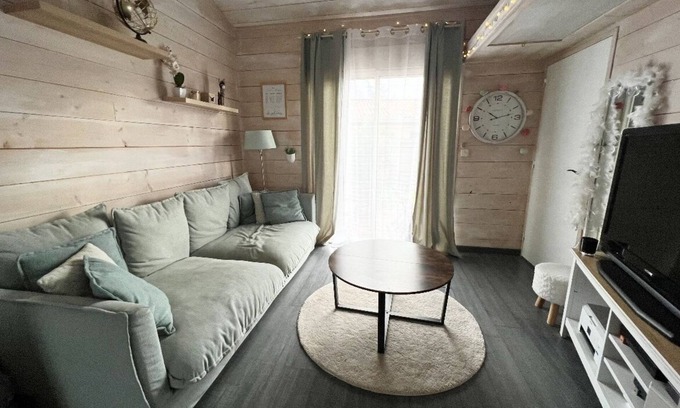 Cazaux House | Pet-Friendly Maison Bois de Charme: Rated 10/10 by Guests