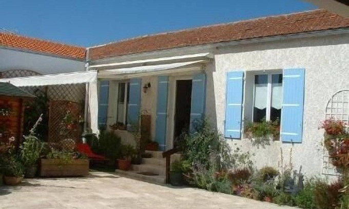 La Cotiniere House | Guest Rated 10/10: Maison Bord De Mer with Ocean Views