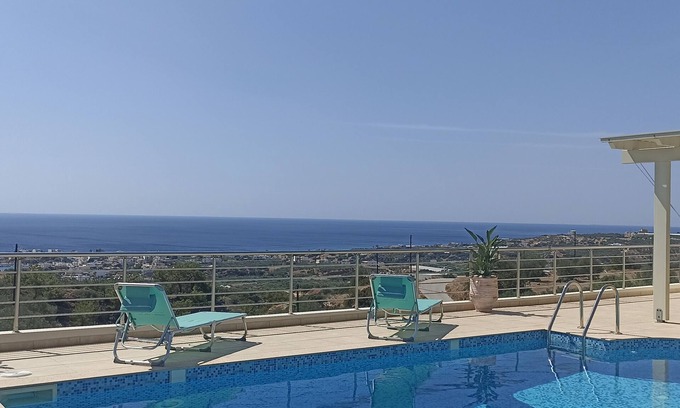 Mires Villa | Oceanfront Maison Bord de Mer with Private Pool & Top Rating