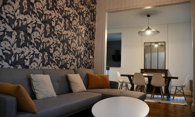 Limoges House | Elegant Maison Bourgeoise Haussmannienne - Guest Rated 8.8