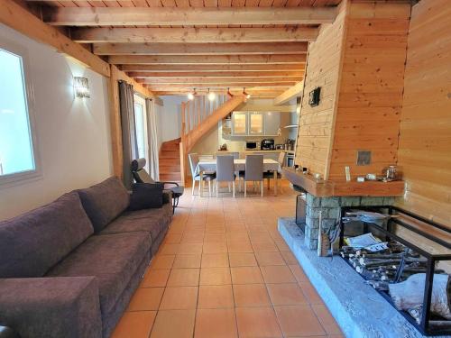 Saint-Michel-de-Chaillol Ski Chalet | Tranquil Maison avec Jardin, 3 Chambres près de la Montagne