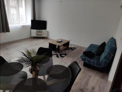 Lere Apartment | Cozy Family Retreat at Maison Calme et Chaleureuse