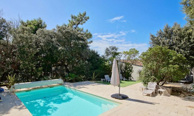 Saint-Palais-sur-Mer Villa | Serene Ocean View Retreat with Private Pool and Family Friendly