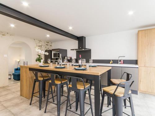 Clisson House | Family-Friendly Gîte Clisson: Rated 9.1/10 for Comfort