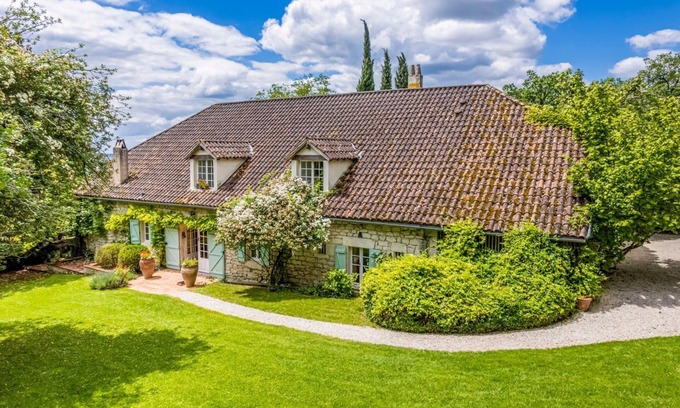 Lauzerte Villa | Maison Catalpa: Spacious Villa with Pool for 18 Guests