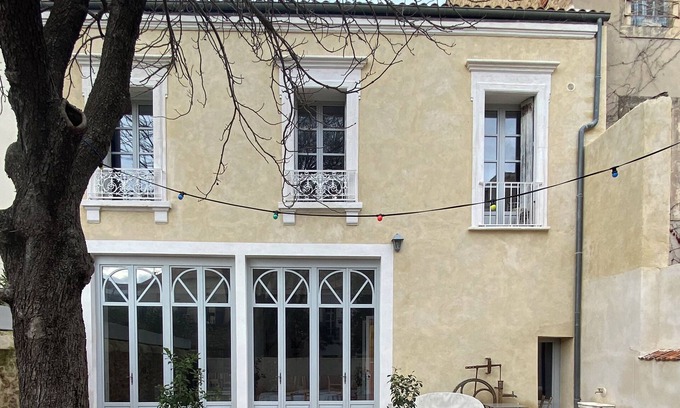 Gambetta House | Elegant Maison Centre Ville with Garden and Air Conditioning