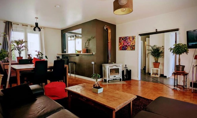 Besancon House | Cozy Maison for 6-8 People in Palente with Family-Friendly Perks