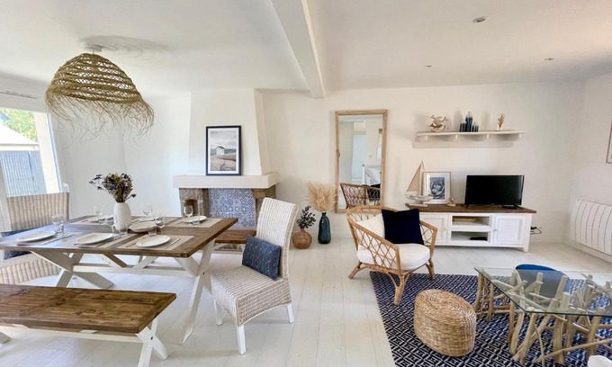 Plouezec House | Relax in Maison with Jacuzzi and Family-Friendly Amenities