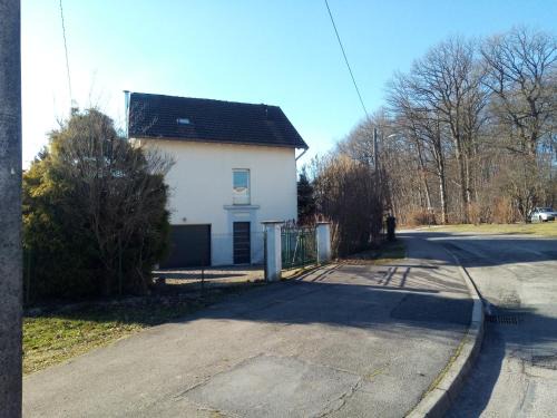 Epinal House | Cozy Maison Near Gerardmer with Breakfast and Family Fun