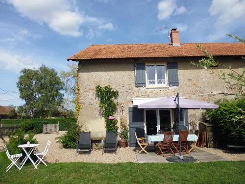 Le Bouchaud House | Inviting Maison with Terrace & Garden for Family Retreats
