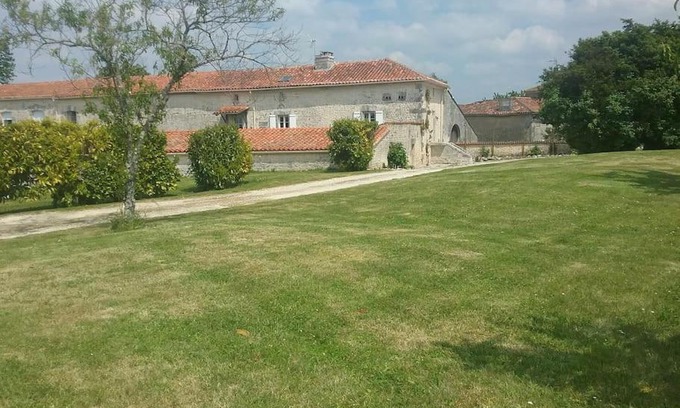 Becheresse House | Idyllic Countryside Stay at Maison Charentaise for Families