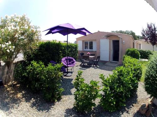 Abbazia House | Charming One-Bedroom Retreat with Garden and Wi-Fi