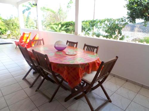 Bouillante House | Discover Maison Bouillante with Beautiful Garden Retreat