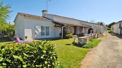 Lannes House | Charming Maison with Garden & WiFi in Lannes - Rated 9.3