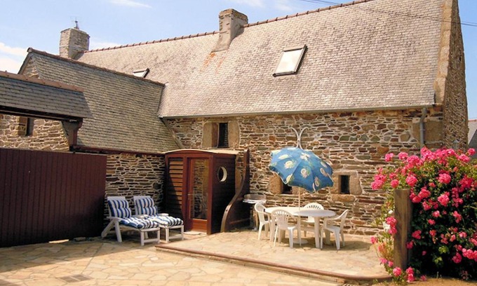 Tredrez-Locquemeau House | Charming 2-Bedroom Maison with Garden & Wifi Near Beach