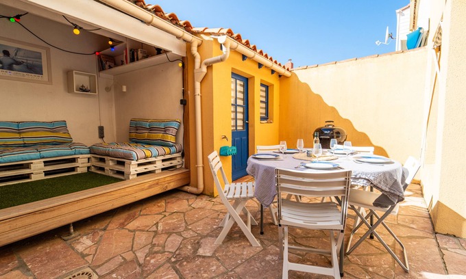 Les Sables d'Olonne House | Cozy Maison Chaumoise Near Port & Beach with Ocean Views