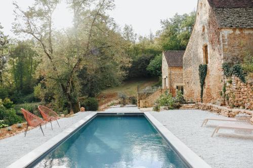Vitrac Bed & Breakfast | Discover MAISON CISTUS: Suites with Private Terraces