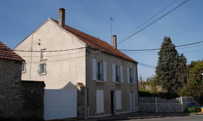 Breux-Jouy House | Family-Friendly Retreat at Maison Clementine Awaits You