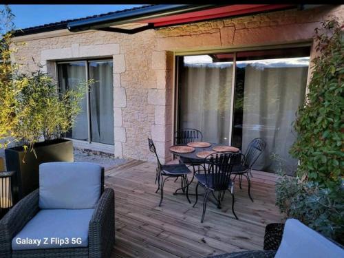 Carsac-Aillac House | Relax at Maison Cloé with Oceanfront Views and Pool Access