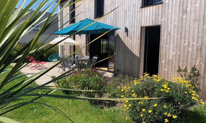 Saint-Briac-sur-Mer House | Elegant Maison Contemporaine with Spa and Hot Tub Amenities