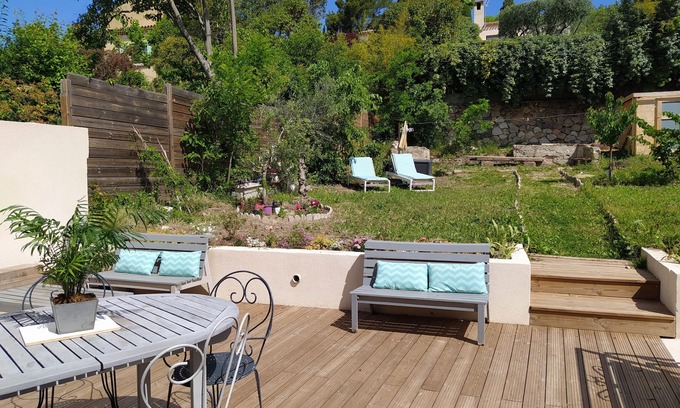 Sud House | Maison Cosy Jardin: Top-Rated 3-Bedroom Retreat with Parking