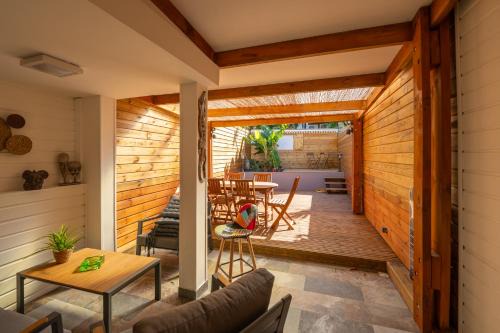Saint-Denis Villa | Experience Comfort at Maison Cosy - Pool, Spa & Hot Tub