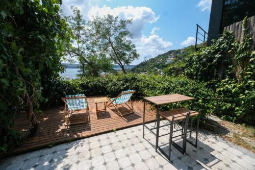 Kurucesme Apartment | Maison Détroit: Iconic 3Br Triplex with Scenic Views