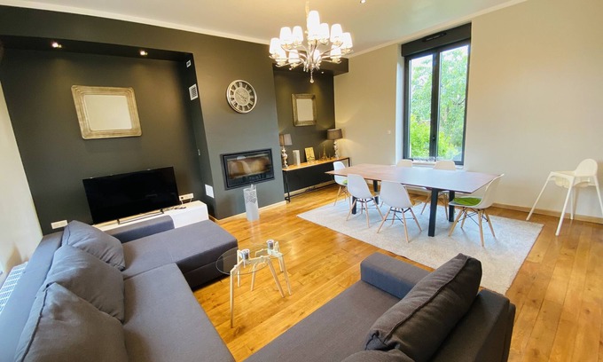 Crevecoeur-sur-lEscaut House | Relaxing Retreat with Pool Near Abbaye de Vaucelles