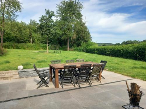 Archennes Bed & Breakfast | Pet-Friendly Retreat at Maison d'hôte with Restaurant & Kitchen