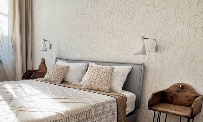 Limoges Apartment | Cozy Maison D'hôte: Double Room with Breakfast & Kitchen