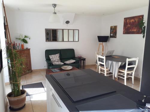 Moelan-sur-Mer House | Tranquil Retreat in City Center with Scenic Garden