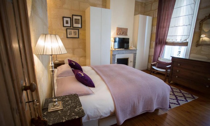 Saint Genes Bed & Breakfast | Unforgettable Stay at Bordeaux Wine Lodge - Rated 9.7/10