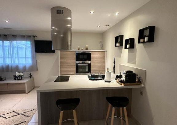 ZAC Andromede Apartment | Chic Maison d'hôtes in Beauzelle - Family Friendly Retreat