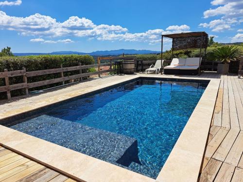 Puyloubier House | Discover Maison d'hôtes la Garenne: 9.7/10 & Oceanfront Bliss