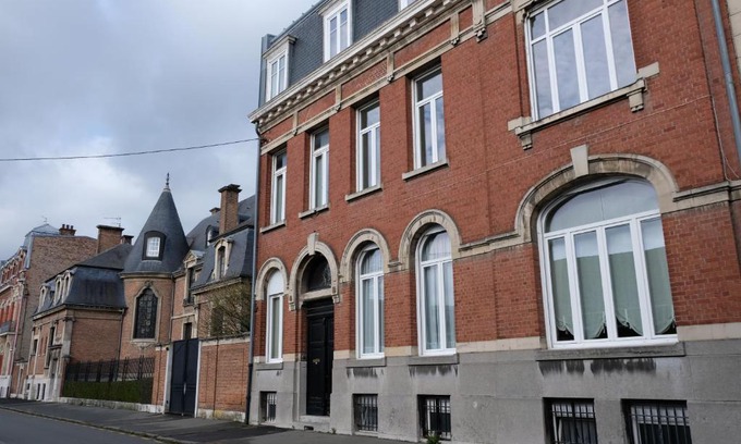 Armentieres House | Cozy Stay at Maison d'hôtes Le 90 - Guest Rated 9/10