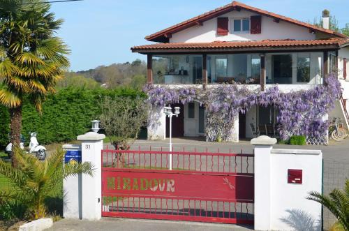 Tarnos Bed & Breakfast | Oceanfront Retreat at Maison d'hôtes MIRADOUR - Rated 8.1