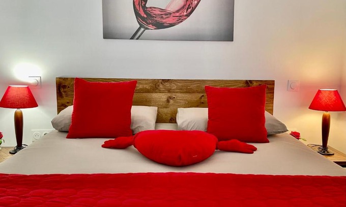 Le Bouscat House | Exceptional Stay at Maison d'hôtes Romarine, Rated 9.5/10
